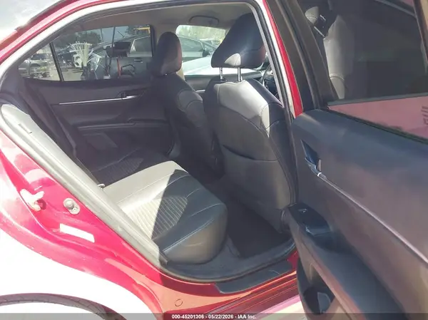 4T1B11HK3JU562062 2018 TOYOTA CAMRY - Image 8