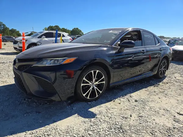 4T1B11HK3JU562353 2018 TOYOTA CAMRY - Image 1