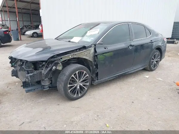 4T1B11HK3JU563020 2018 TOYOTA CAMRY - Image 2