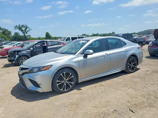 4T1B11HK3JU567357 2018 TOYOTA CAMRY - Image 1