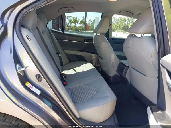 4T1B11HK3JU569724 2018 TOYOTA CAMRY - Image 8