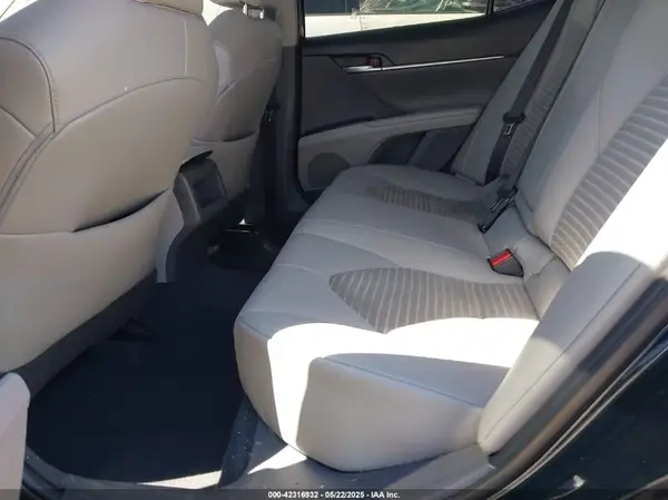 4T1B11HK3JU570694 2018 TOYOTA CAMRY - Image 8