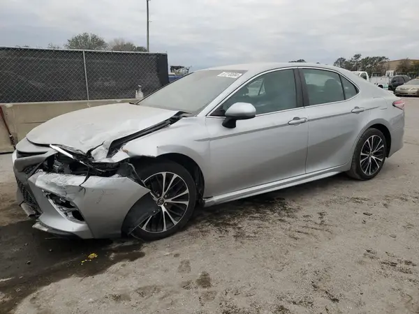 4T1B11HK3JU571540 2018 TOYOTA CAMRY - Image 1