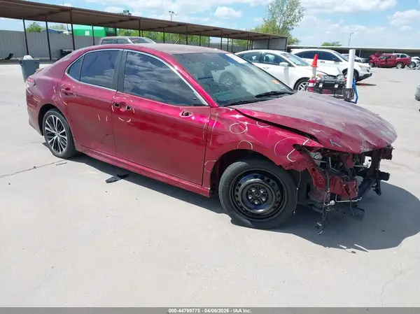 4T1B11HK3JU571571 2018 TOYOTA CAMRY - Image 1