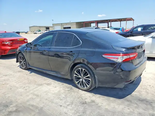 4T1B11HK3JU571991 2018 TOYOTA CAMRY - Image 2