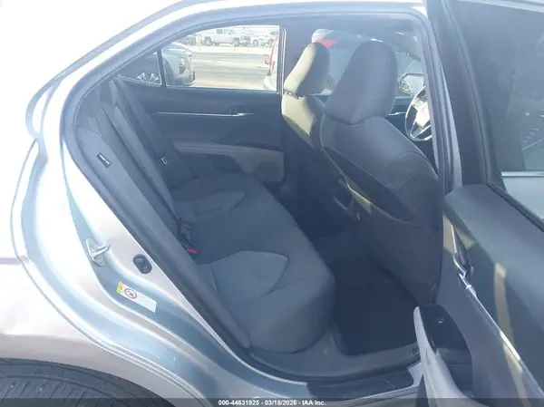 4T1B11HK3JU572039 2018 TOYOTA CAMRY - Image 8