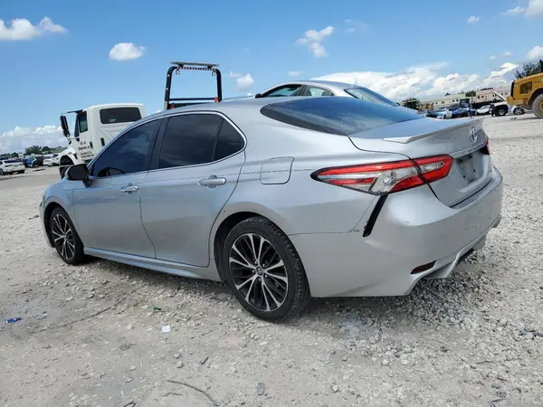4T1B11HK3JU572252 2018 TOYOTA CAMRY - Image 2