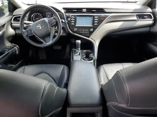 4T1B11HK3JU573594 2018 TOYOTA CAMRY - Image 8