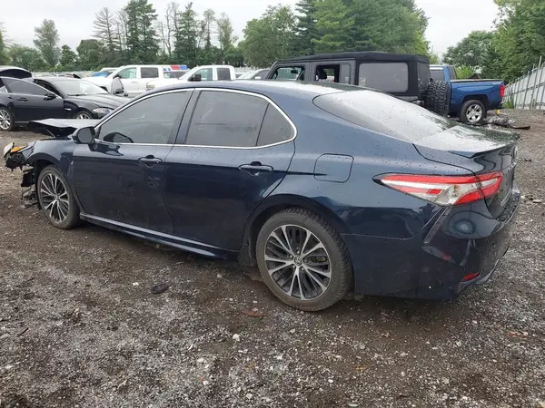 4T1B11HK3JU575328 2018 TOYOTA CAMRY - Image 2