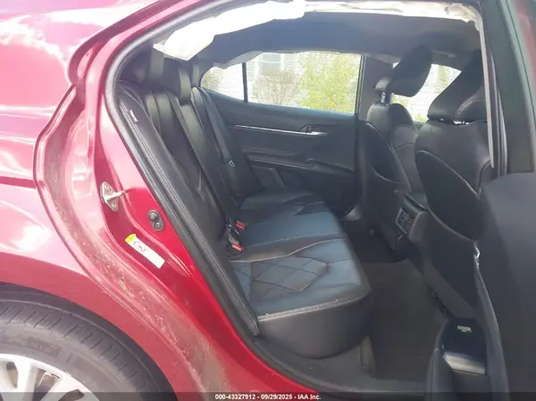 4T1B11HK3JU576799 2018 TOYOTA CAMRY - Image 8