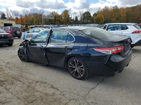 4T1B11HK3JU577127 2018 TOYOTA CAMRY - Image 2