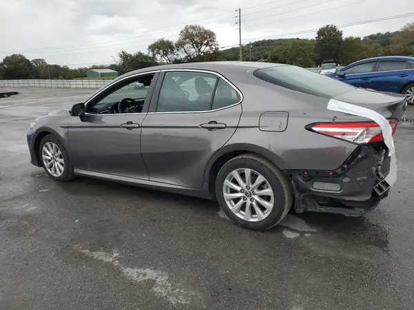 4T1B11HK3JU578844 2018 TOYOTA CAMRY - Image 2