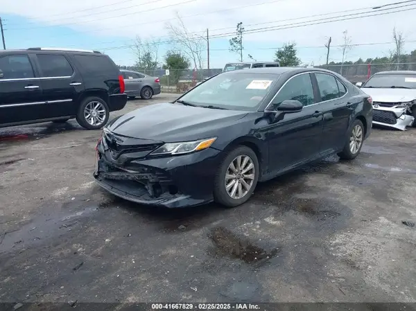 4T1B11HK3JU579654 2018 TOYOTA CAMRY - Image 2