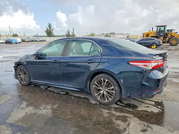 4T1B11HK3JU580027 2018 TOYOTA CAMRY - Image 2