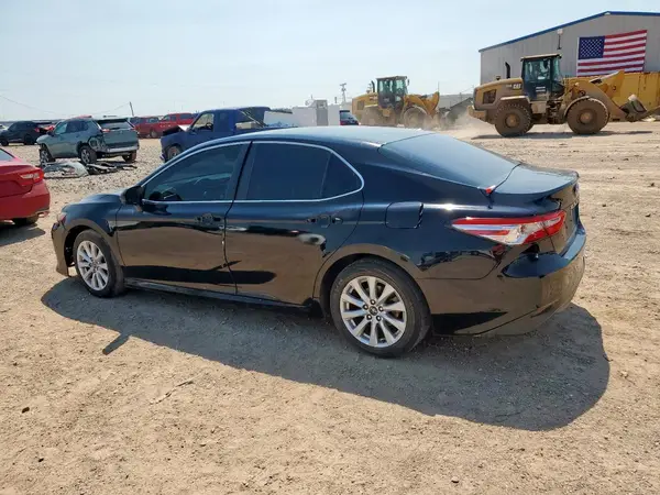 4T1B11HK3JU580514 2018 TOYOTA CAMRY - Image 2