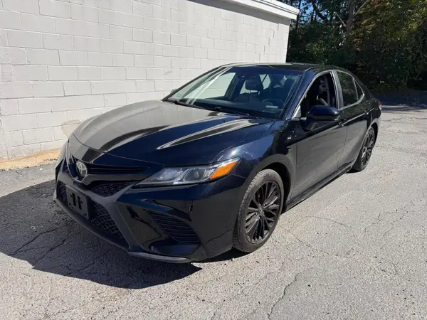 4T1B11HK3JU583087 2018 TOYOTA CAMRY - Image 2