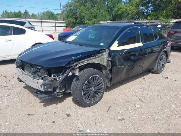 4T1B11HK3JU583316 2018 TOYOTA CAMRY - Image 2