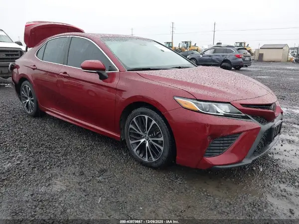 4T1B11HK3JU584336 2018 TOYOTA CAMRY - Image 1
