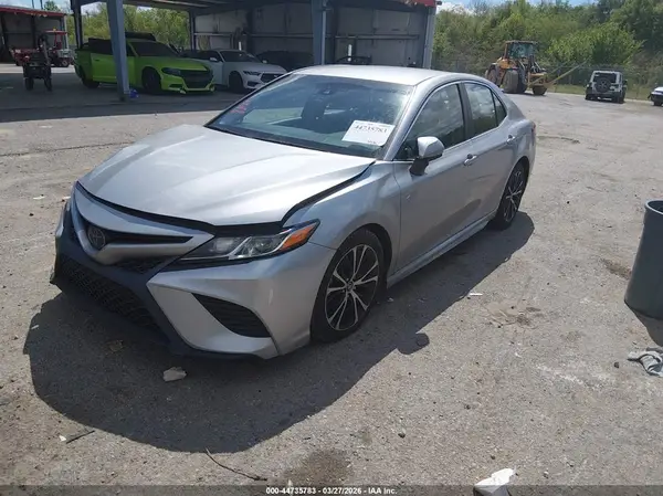 4T1B11HK3JU584434 2018 TOYOTA CAMRY - Image 2