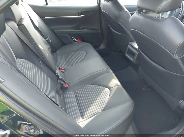 4T1B11HK3JU584658 2018 TOYOTA CAMRY - Image 8