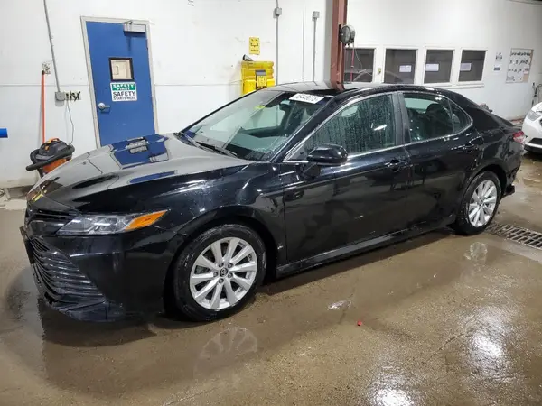 4T1B11HK3JU585633 2018 TOYOTA CAMRY - Image 1