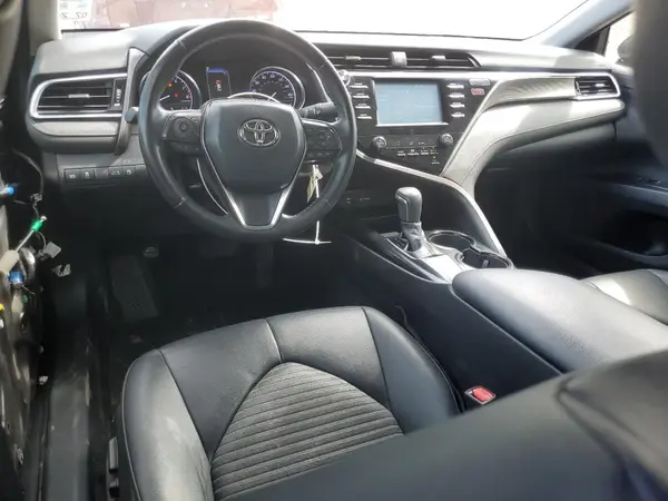 4T1B11HK3JU587916 2018 TOYOTA CAMRY - Image 8