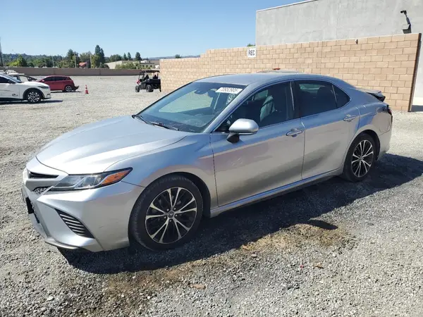 4T1B11HK3JU589875 2018 TOYOTA CAMRY - Image 1