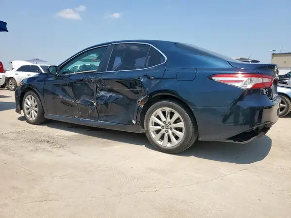 4T1B11HK3JU590816 2018 TOYOTA CAMRY - Image 2