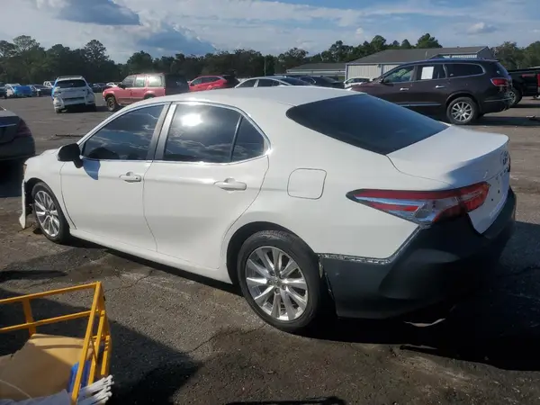 4T1B11HK3JU592288 2018 TOYOTA CAMRY - Image 2
