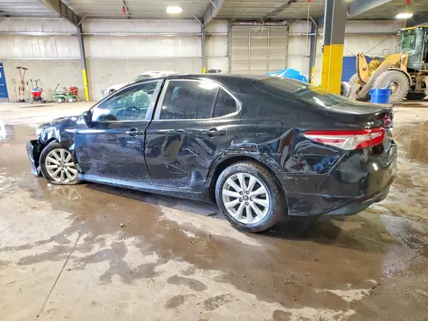 4T1B11HK3JU593067 2018 TOYOTA CAMRY - Image 2