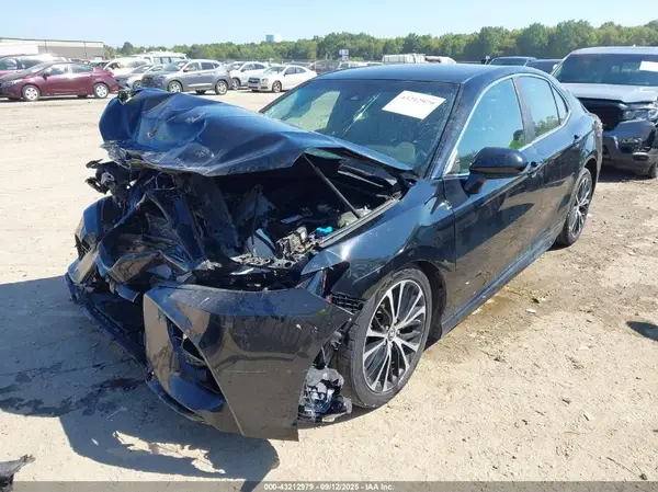 4T1B11HK3JU595031 2018 TOYOTA CAMRY - Image 2