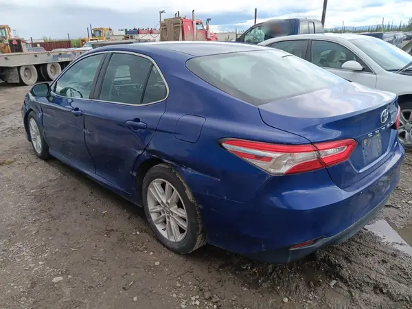 4T1B11HK3JU595272 2018 TOYOTA CAMRY - Image 2