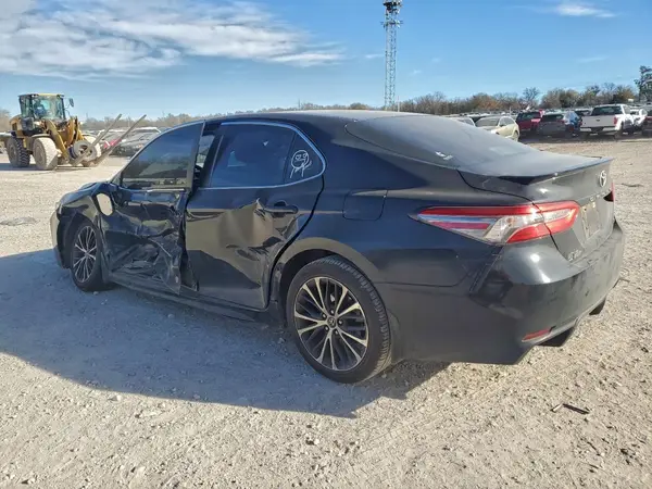 4T1B11HK3JU596115 2018 TOYOTA CAMRY - Image 2