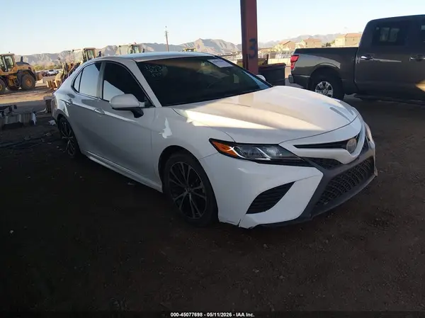 4T1B11HK3JU598107 2018 TOYOTA CAMRY - Image 1