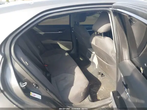 4T1B11HK3JU598351 2018 TOYOTA CAMRY - Image 8