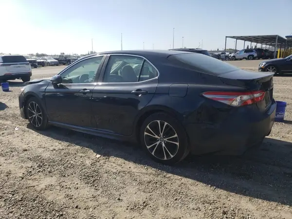 4T1B11HK3JU598365 2018 TOYOTA CAMRY - Image 2