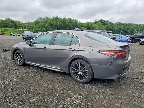 4T1B11HK3JU598432 2018 TOYOTA CAMRY - Image 2