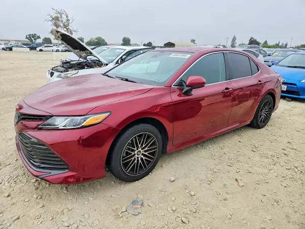 4T1B11HK3JU600843 2018 TOYOTA CAMRY - Image 1
