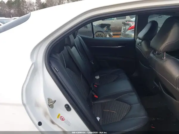 4T1B11HK3JU601166 2018 TOYOTA CAMRY - Image 8