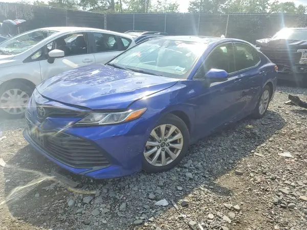 4T1B11HK3JU601748 2018 TOYOTA CAMRY - Image 1