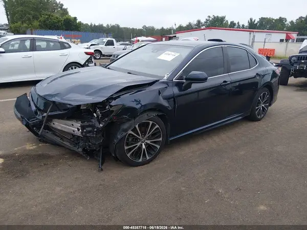 4T1B11HK3JU602124 2018 TOYOTA CAMRY - Image 2