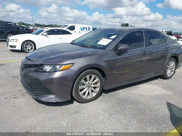 4T1B11HK3JU603533 2018 TOYOTA CAMRY - Image 2