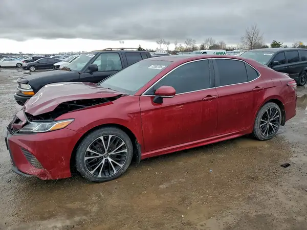 4T1B11HK3JU605718 2018 TOYOTA CAMRY - Image 1