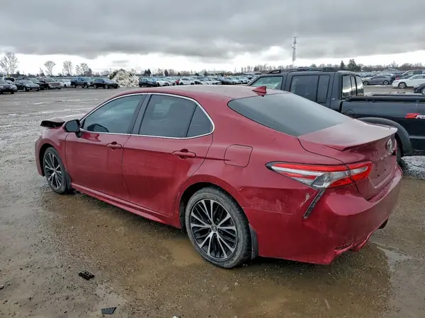 4T1B11HK3JU605718 2018 TOYOTA CAMRY - Image 2