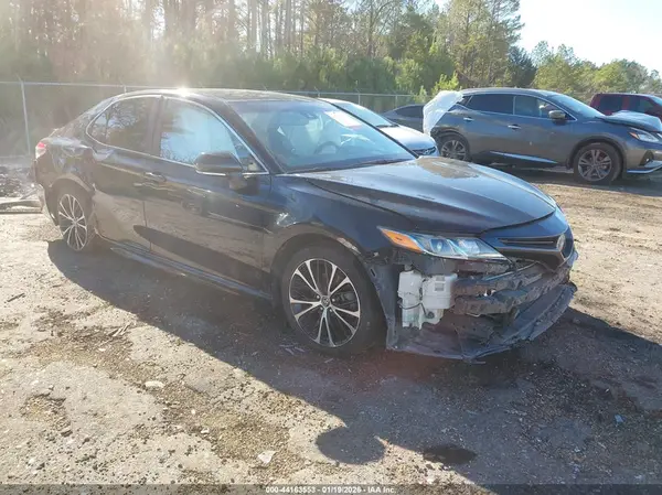 4T1B11HK3JU606397 2018 TOYOTA CAMRY - Image 1
