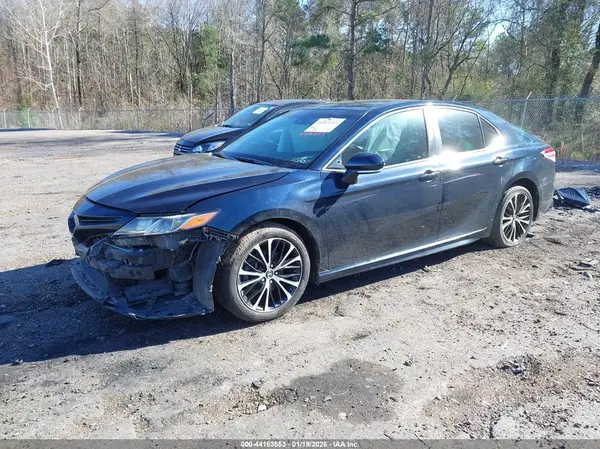 4T1B11HK3JU606397 2018 TOYOTA CAMRY - Image 2