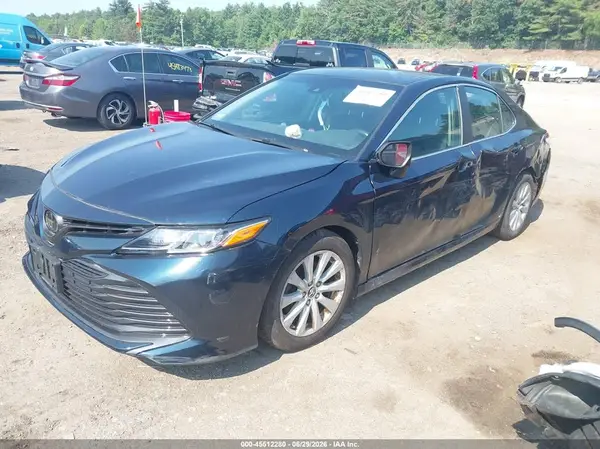 4T1B11HK3JU606867 2018 TOYOTA CAMRY - Image 2