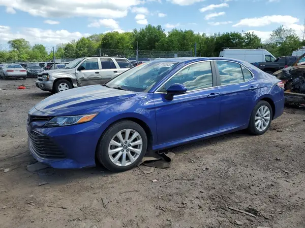 4T1B11HK3JU608294 2018 TOYOTA CAMRY - Image 1