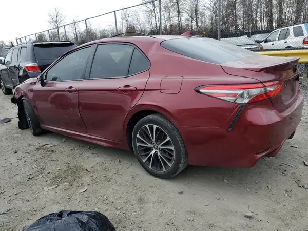4T1B11HK3JU609350 2018 TOYOTA CAMRY - Image 2