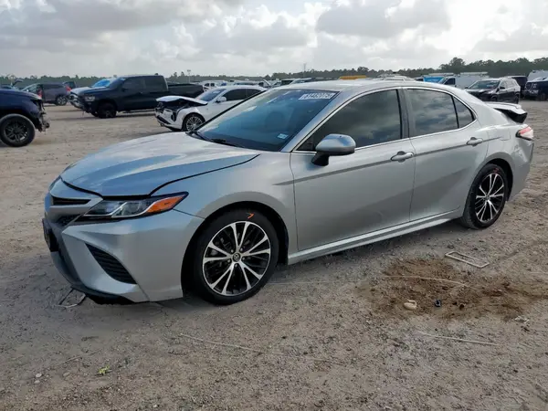 4T1B11HK3JU614046 2018 TOYOTA CAMRY - Image 1
